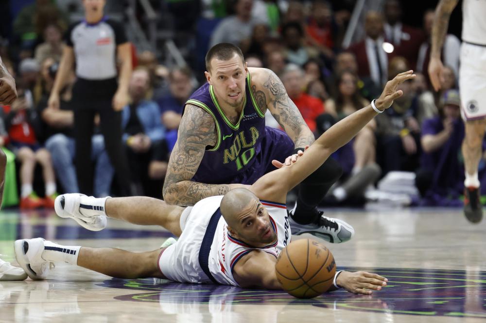 他在这里完 他在这里完