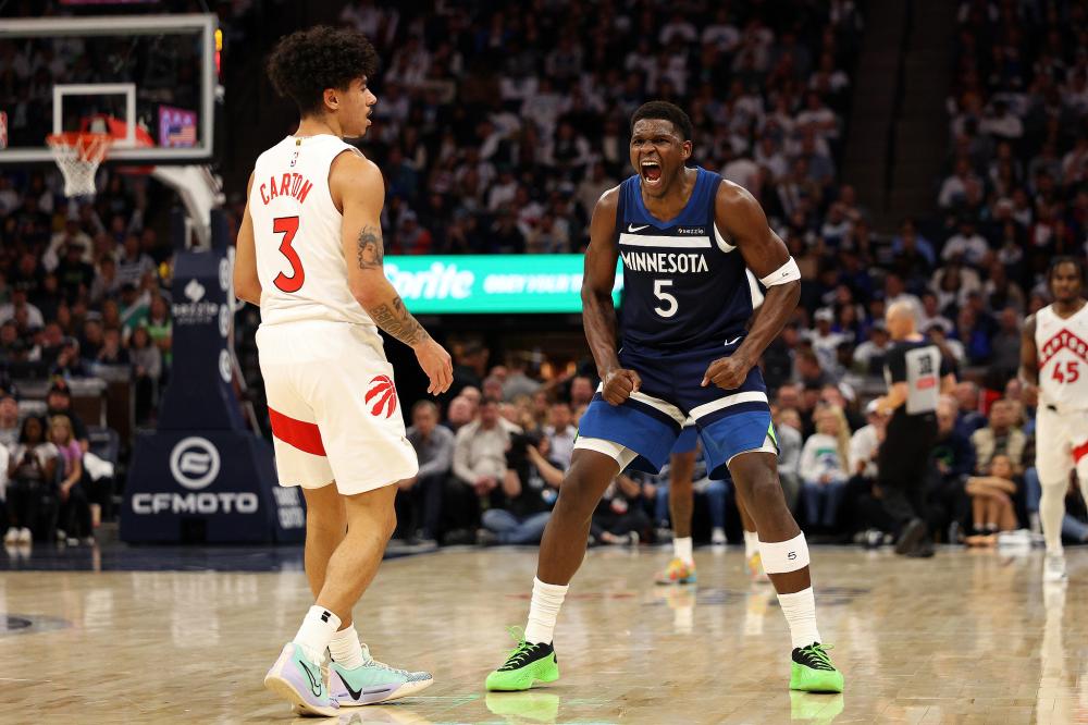 他通过更加 他通过更加