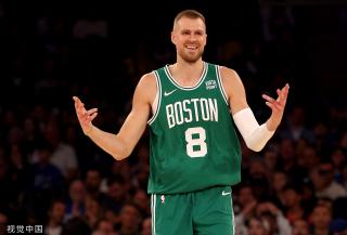 在采访中直 在采访中直